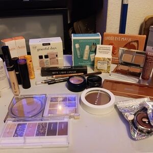 Avenue Graceful Days Makeup Set - Cream and Brown